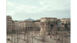 Quand les marchés tremblent, l’immobilier rappelle qu’il est un actif réel